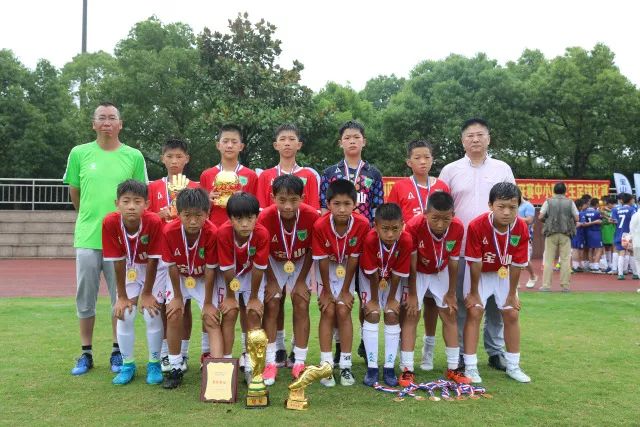 练俊杰夺冠，中国跳水队在亚运会上续写辉煌历史